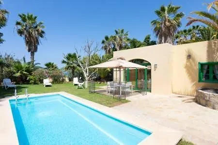 Willa St Tropez Heated Pool
